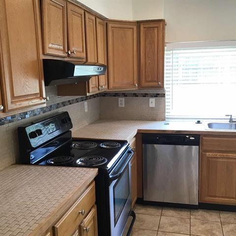 Building Photo - 2622 Meadowview Dr