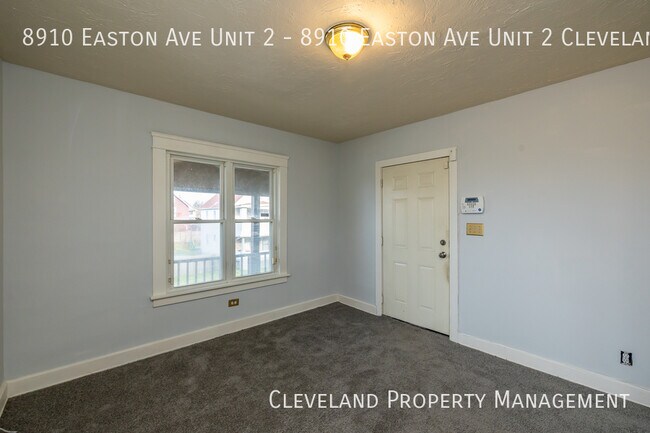 Foto del edificio - Renovated Cleveland Up Unit