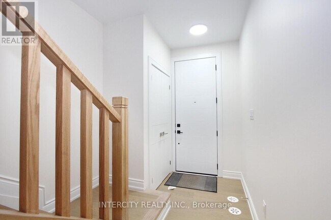 Photo du bâtiment - 11 Desiree Pl