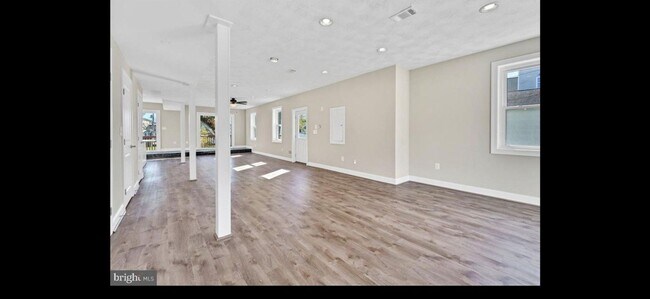 Building Photo - 9209 Chesapeake Ave