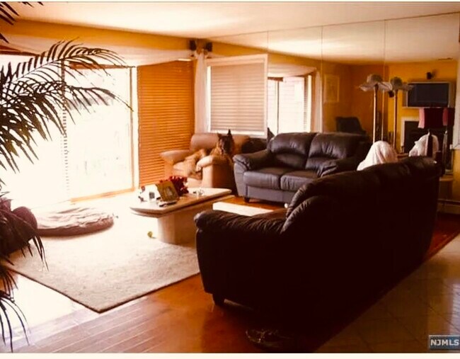 Foto del edificio - 8C Cove Ln