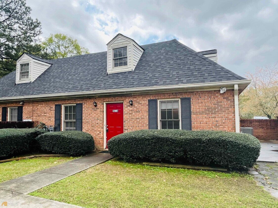 Foto principal - 861 Park Pl NE
