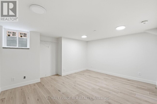 Building Photo - 74 Old Yonge St