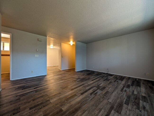 Foto del edificio - Great 2 bed/1 bath with one car garage! In...