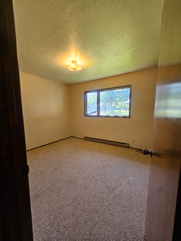 Building Photo - 203 W Larch St