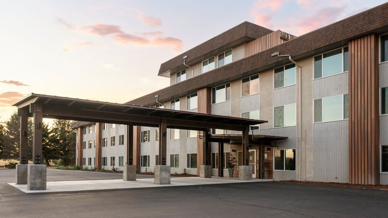 Available NOW! 1 bed 1 bath apartment - Available NOW!  1 bed 1 bath apartment