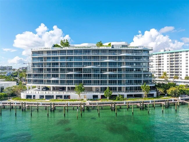 Foto del edificio - 1135 Bay Dr