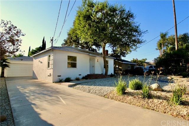 Building Photo - 10321 Jordan Ave