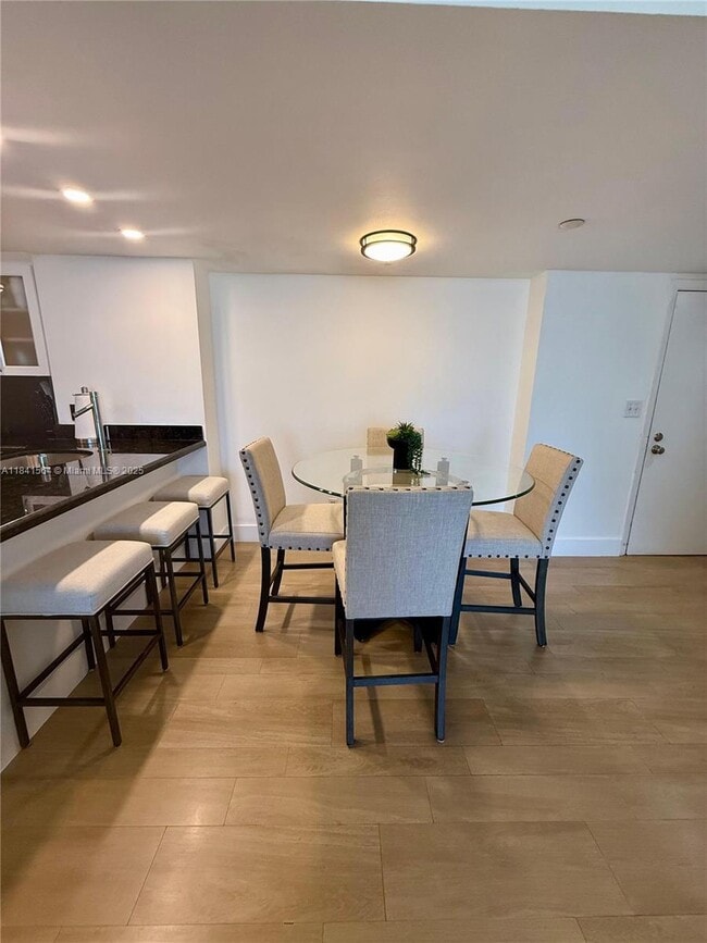 Foto del edificio - 770 Claughton Island Dr