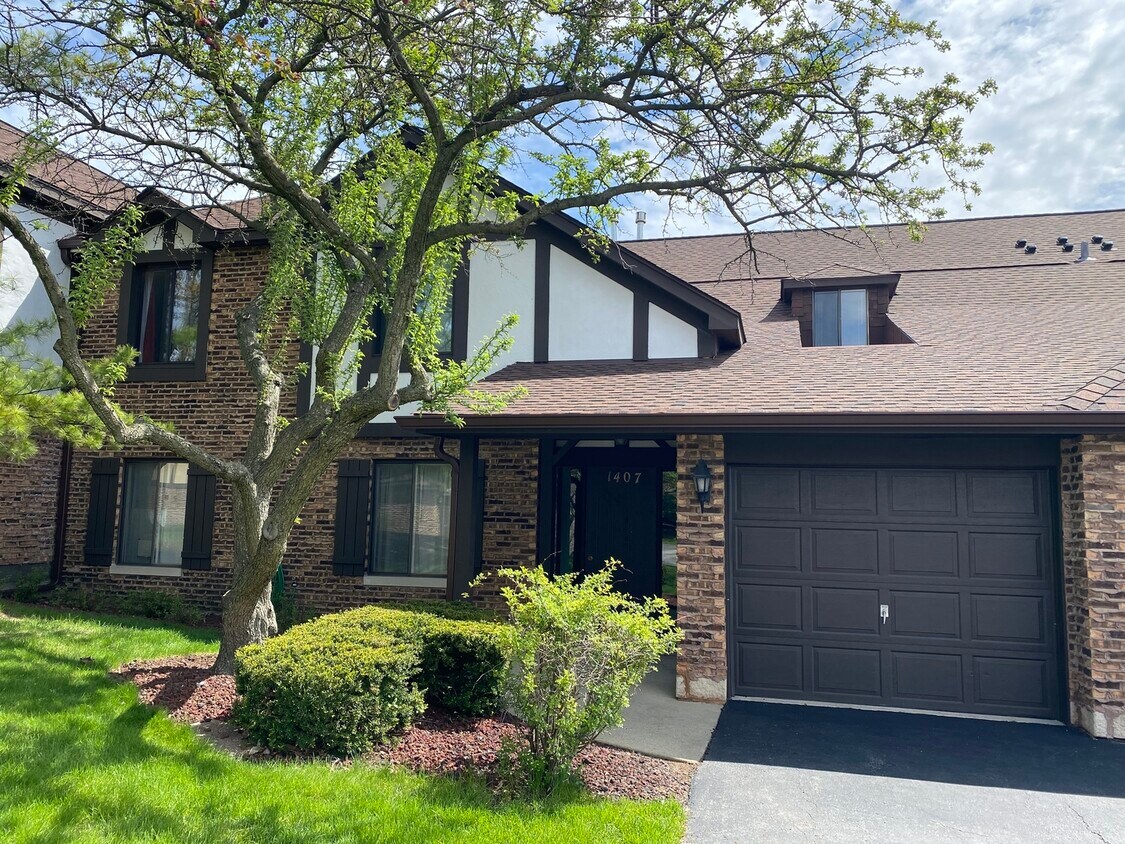 Primary Photo - 1407 Princeton Ct