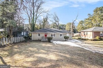 Building Photo - 2077 Rosewood Rd