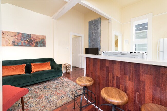 Building Photo - 625 22nd St