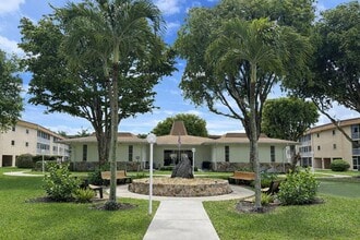 Building Photo - 700 Village Green Ct