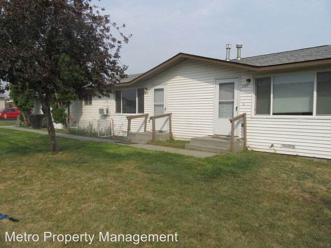 Building Photo - 333 Phyllis Cir E