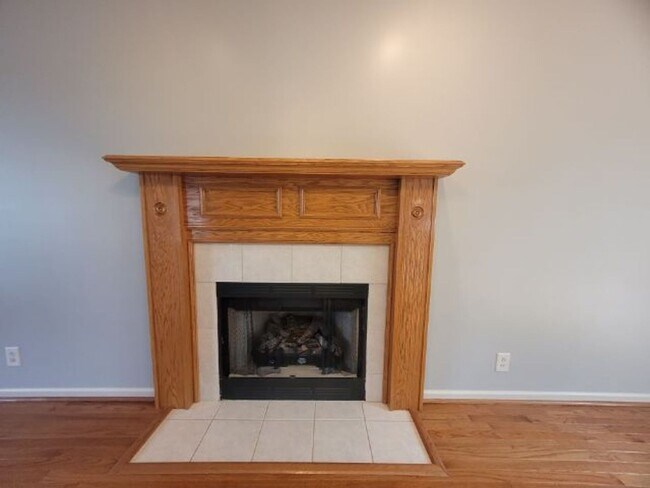 Foto del edificio - Charming 3-Bedroom Home with Spacious Livi...