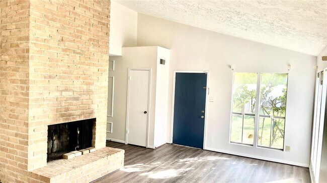 Building Photo - 8310 Beechnut St