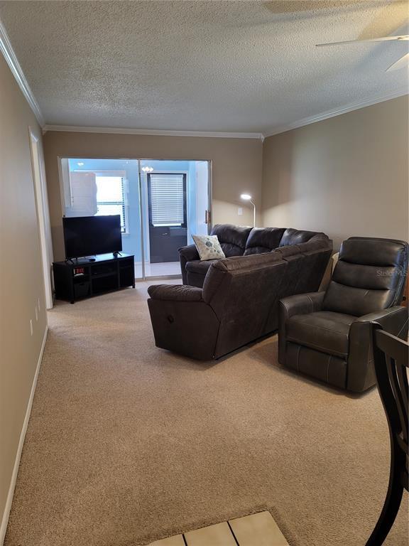 Building Photo - 13850 Oakwood Ln