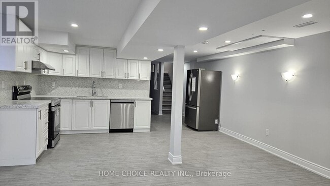 Building Photo - 5265 Springbok Crescent