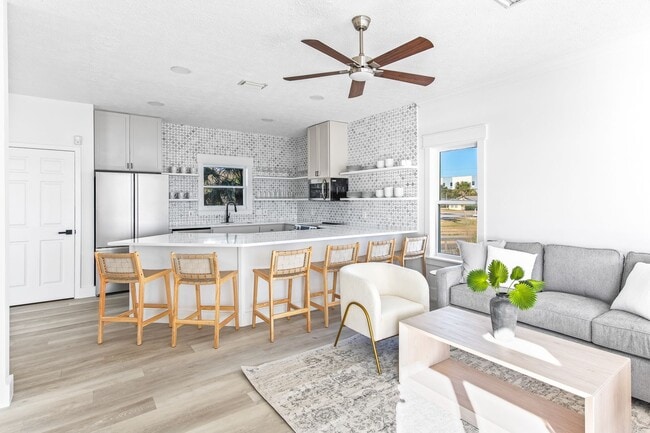 Building Photo - Newly Renovated Beach Front Four Bedroom Home