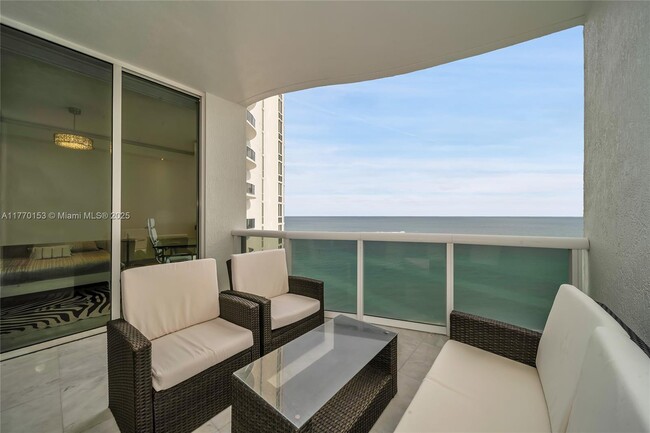 Building Photo - 16001 Collins Ave