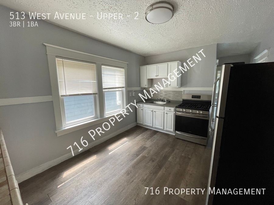 Primary Photo - 513 West Ave