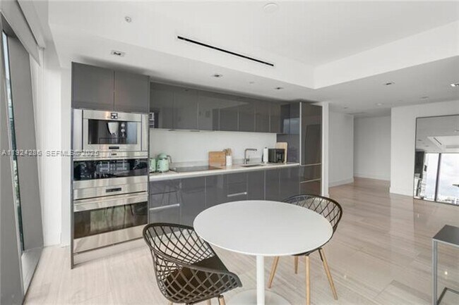 Foto del edificio - 1451 Brickell Ave