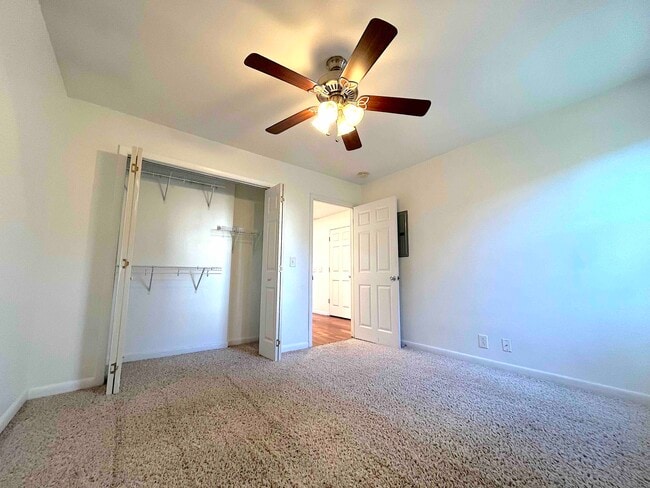 Building Photo - 4878 Shasta Dr