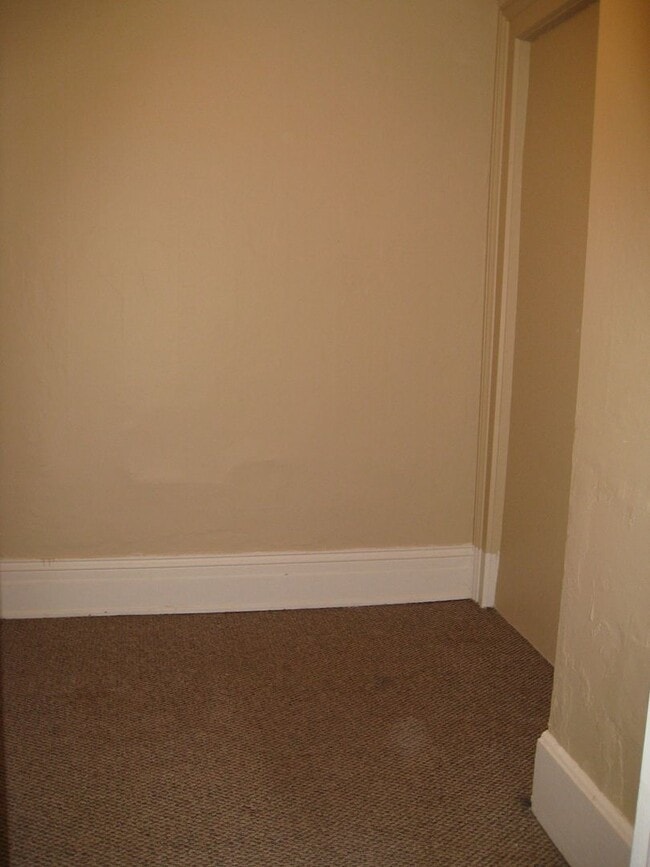 Photo - 912 N 10th St Apartment