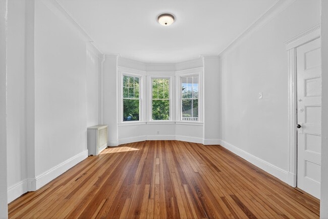 Building Photo - 42 Duer Pl