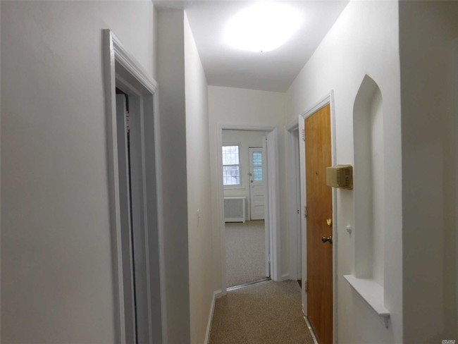 Building Photo - 2 bedroom in Rego Park NY 11374