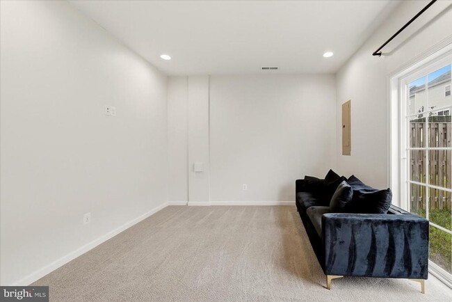 Building Photo - 246 Norland Knoll Dr