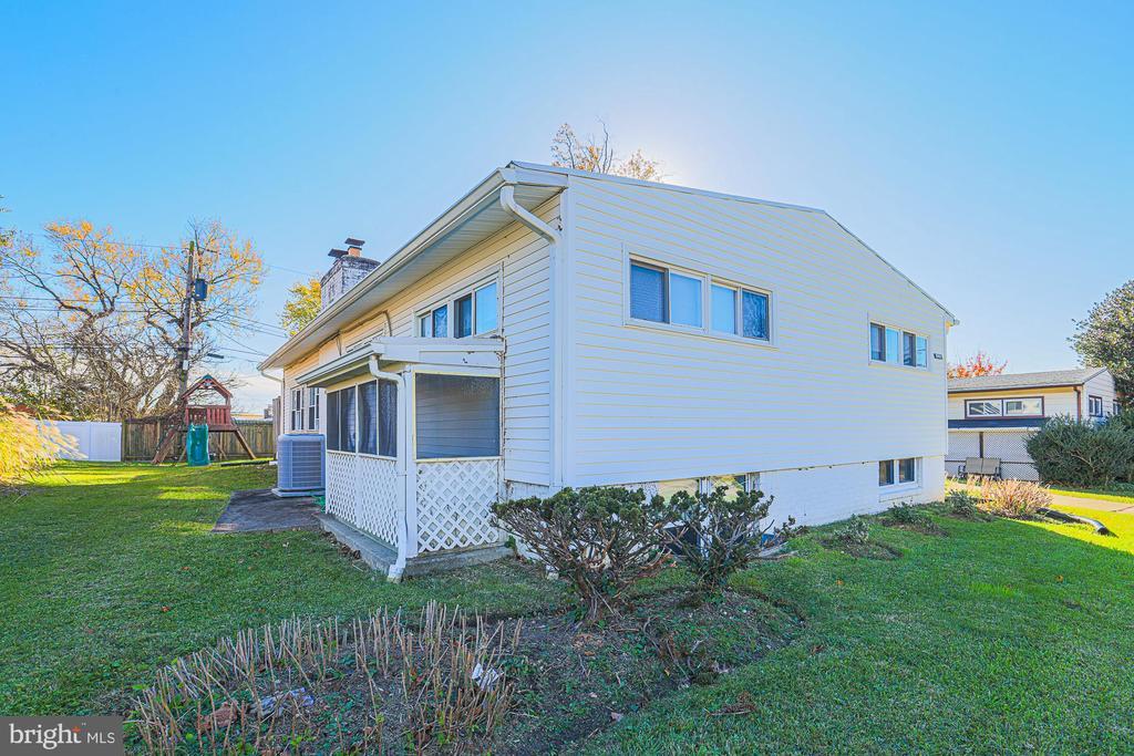 Primary Photo - 2421 Lightfoot Dr