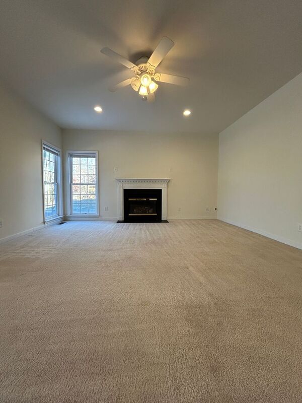 Building Photo - 1542 Jeffries Way