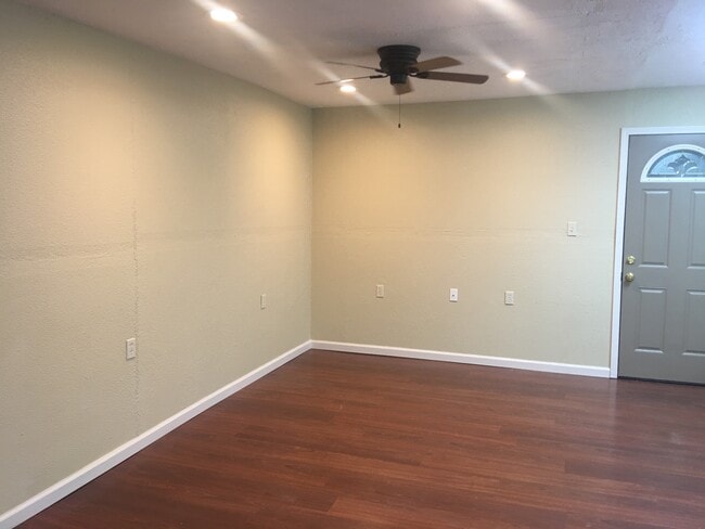 Building Photo - 2604 Brownsville Rd