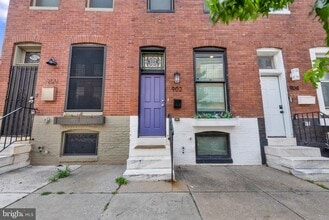 Building Photo - 902 N Milton Ave