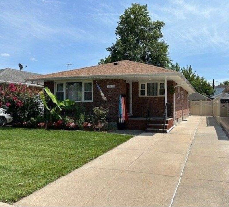 Foto principal - 252-08 82nd Ave