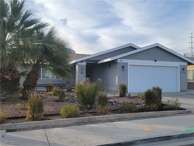 Building Photo - 4155 Oakview St