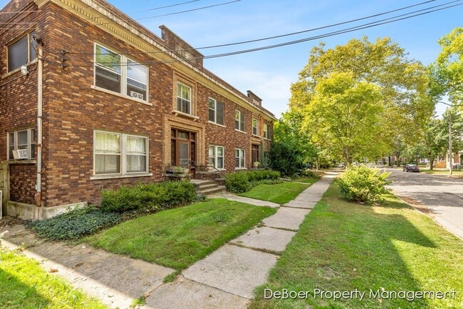 Building Photo - 301 W Dutton St