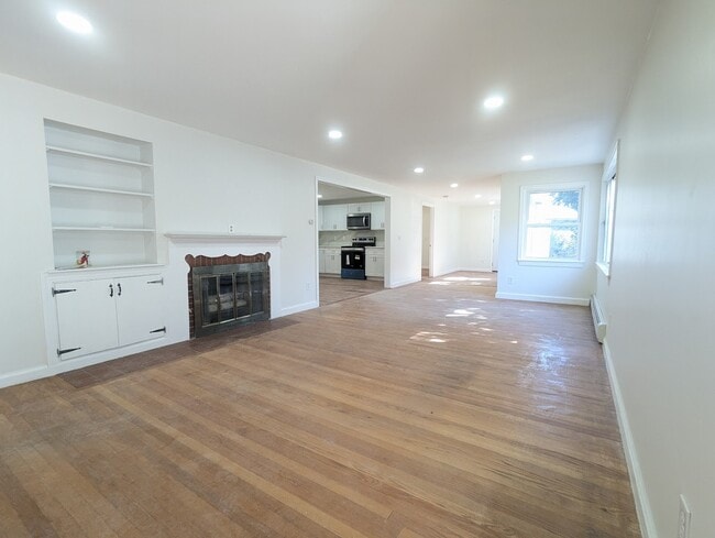 Foto del edificio - 58 Cutler Dr