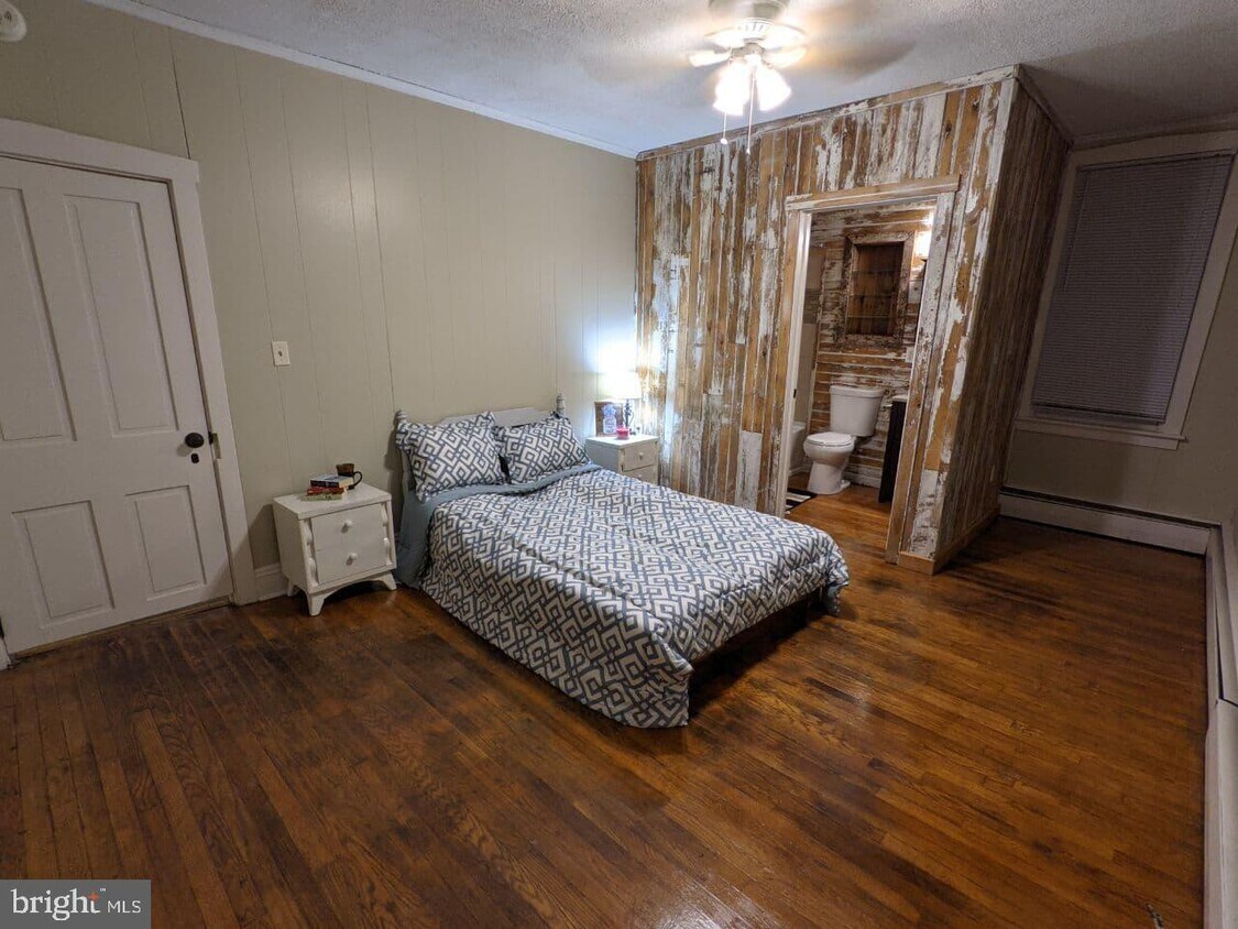 160 S Main St Unit A, Manheim, PA 17545 Apartment for Rent in Manheim