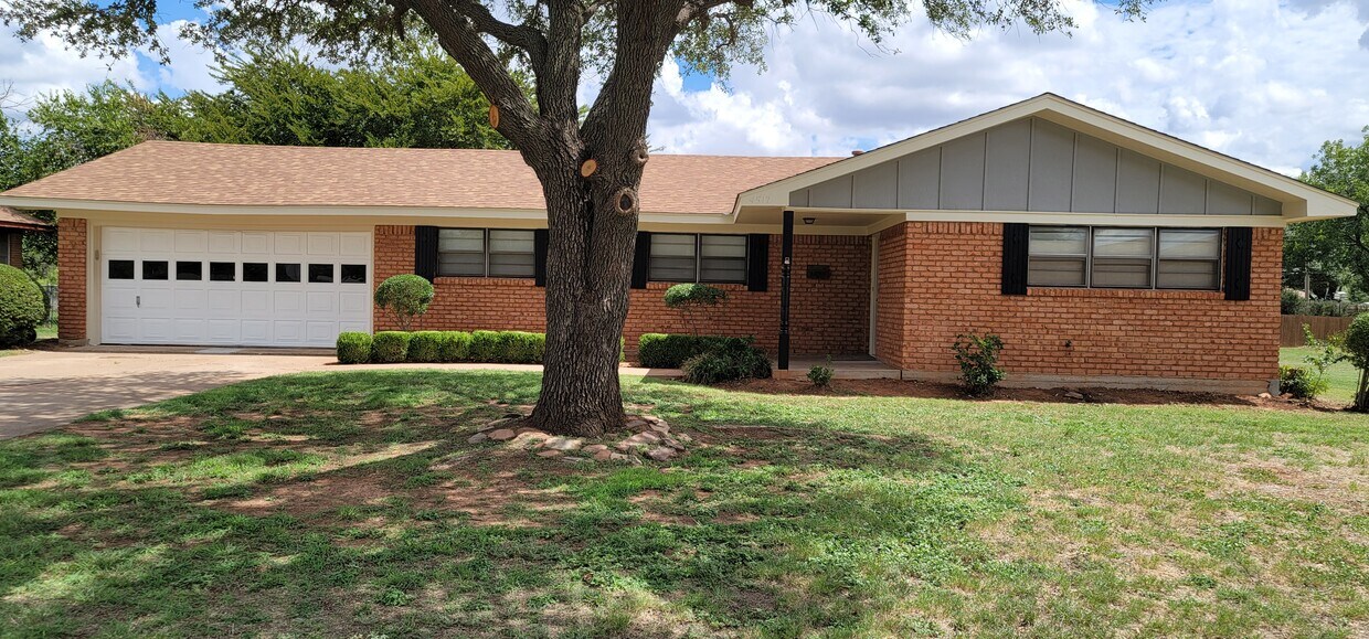 Primary Photo - 4517 Jennings Ave