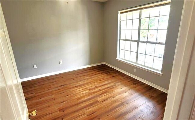 Foto del edificio - One Bedroom Rental