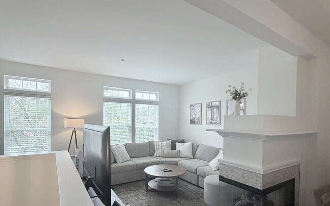 Foto del edificio - 978 Harrison Cir