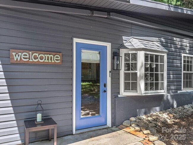 Foto del edificio - 15 Lawterdale Rd