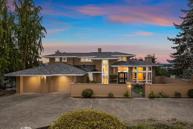 Building Photo - 9610 SE 7th St