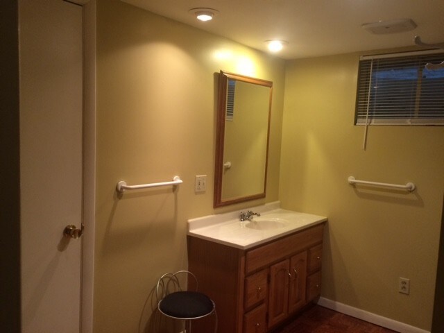 Baño - 104 NW Briarcliff Rd