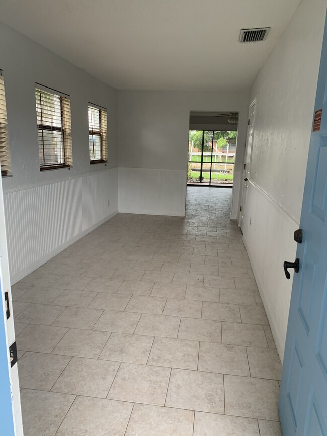 1st floor entrance to large bonus room - 10309 Waterbird Way