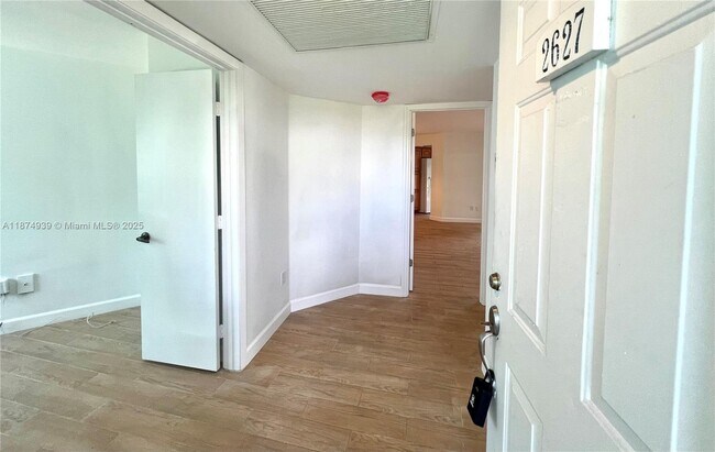 Building Photo - 2627 SE 20th Ct