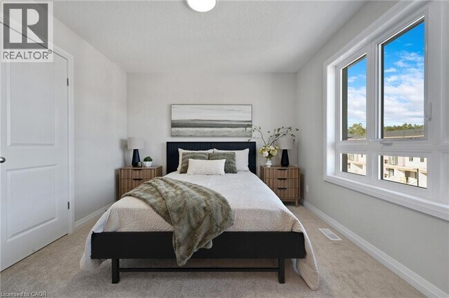 Photo du bâtiment - 410 Northfield Dr W