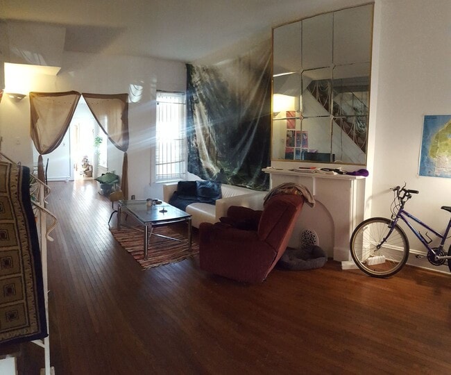 Photo - 1613 Fontain St House